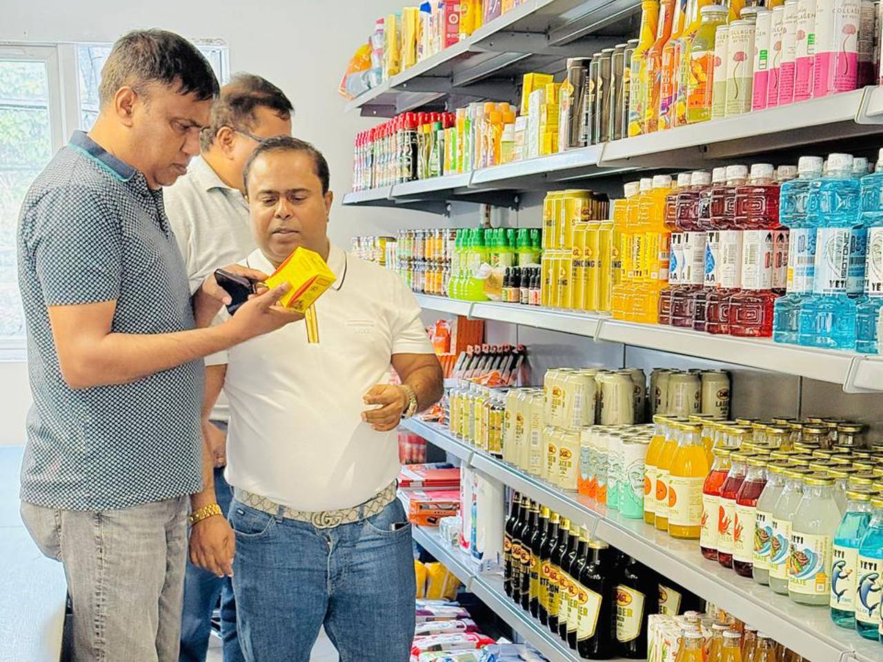 Team discussion in retail environment